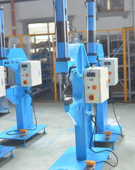 鉚接機(jī)定制時(shí)需要注意哪些？這幾個(gè)方面需留意！