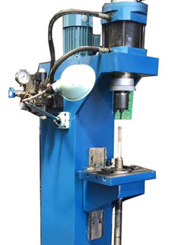 國內(nèi)鉚接機(jī)廠家哪家好？