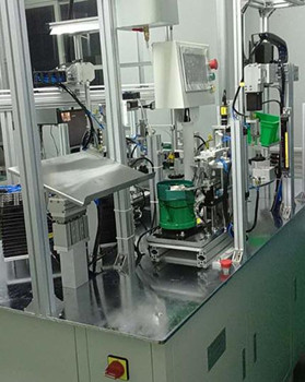 自動送料鉚接機主要組成結(jié)構(gòu)有哪些？