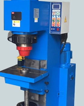 非標(biāo)定制鉚接機(jī)的價格貴嗎？