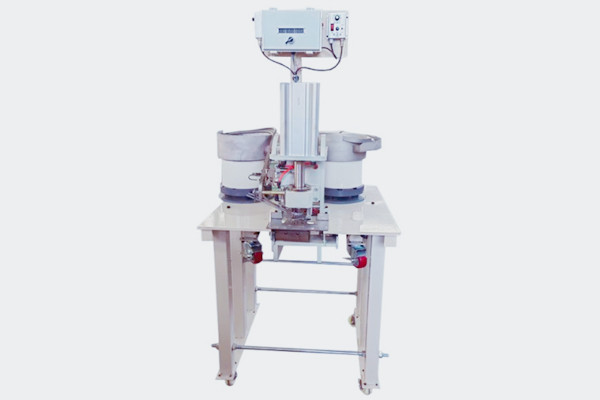 氣動鉚接機的類型、技術演進與市場格局