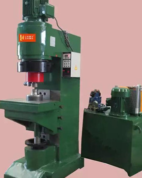 如何選擇合適的鉚接機廠家？